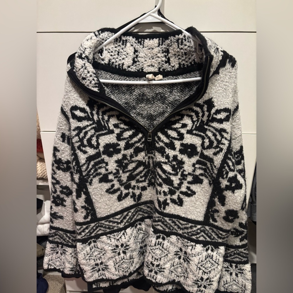 Moth Anthropologie Black and White  quarter zip Sweater